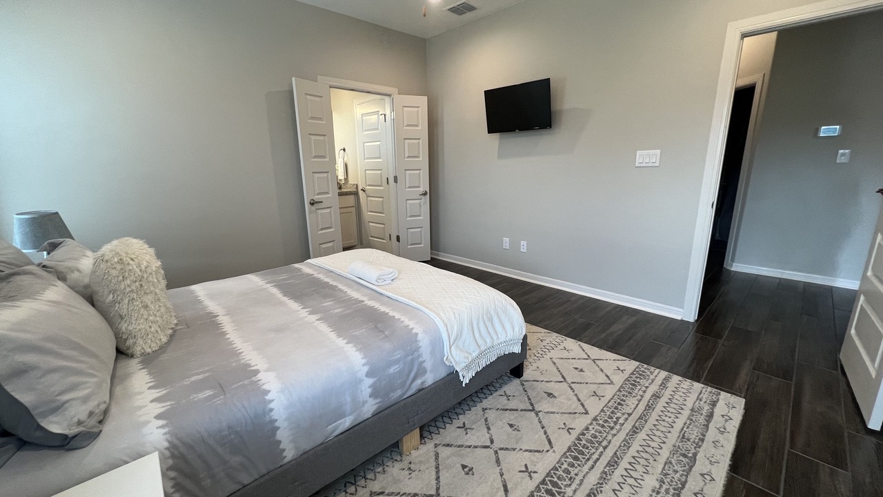 Photo of Bedroom in Edinburg