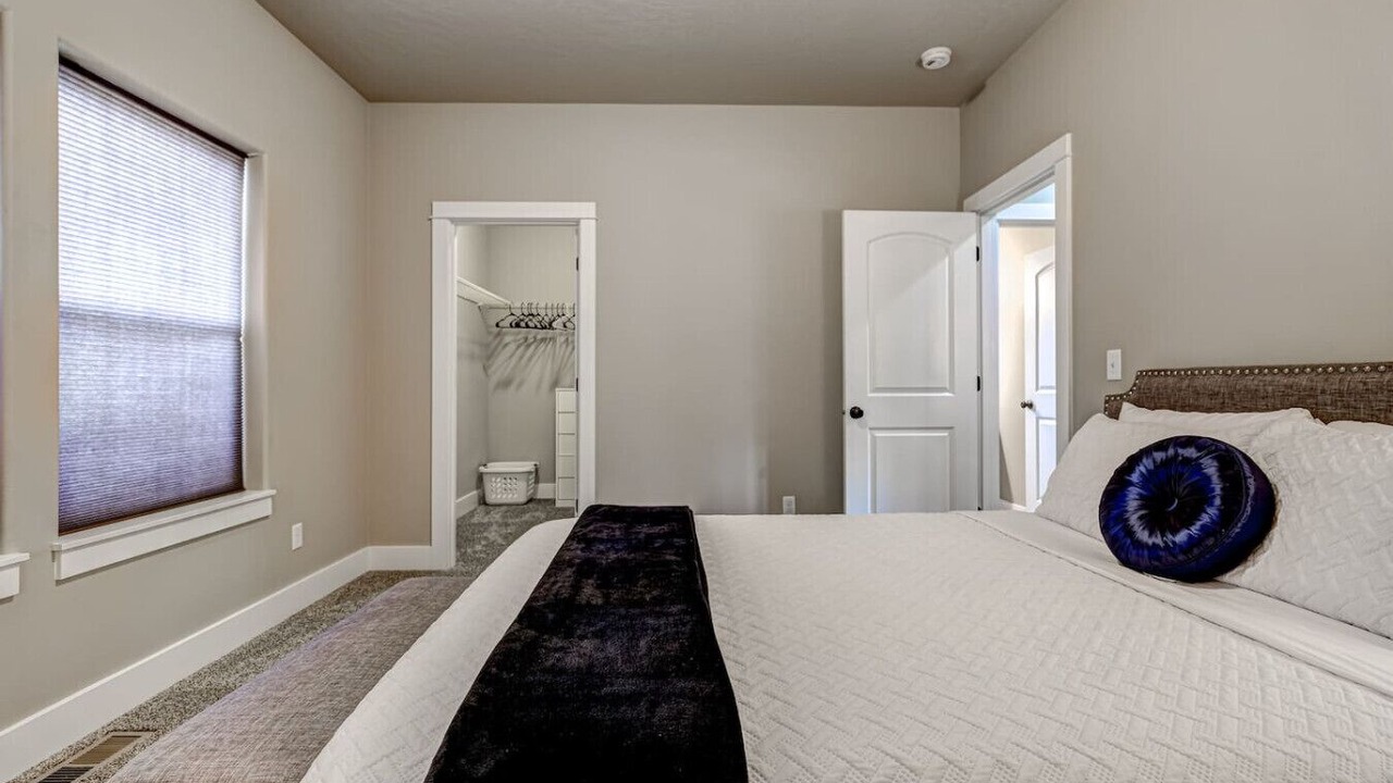 Photo of Bedroom in Richland