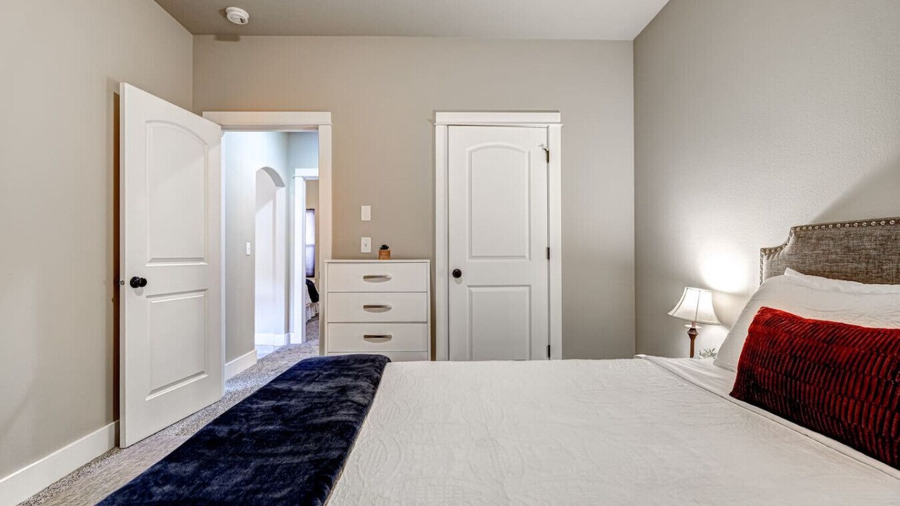 Photo of Bedroom in Richland