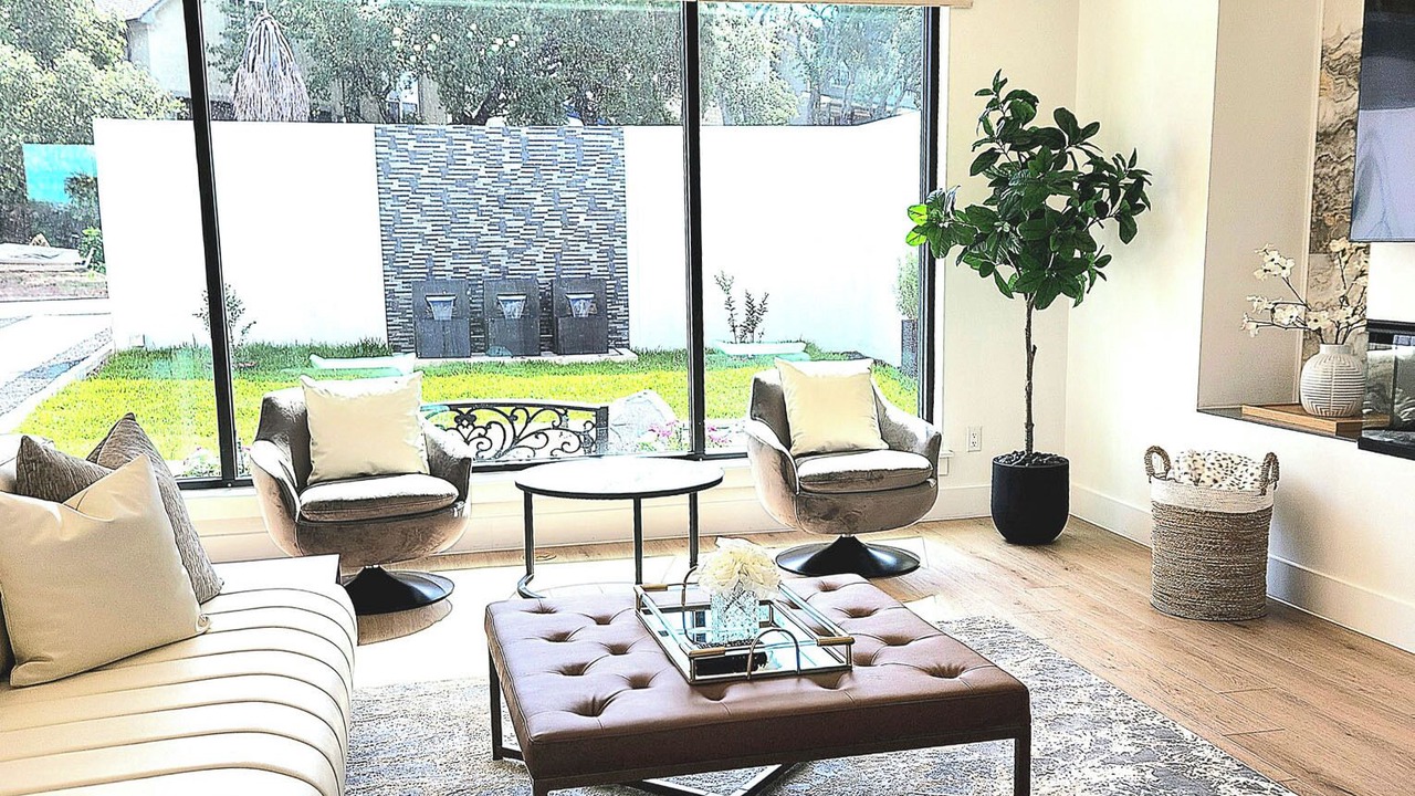 Photo of Livingroom in Apache Shores