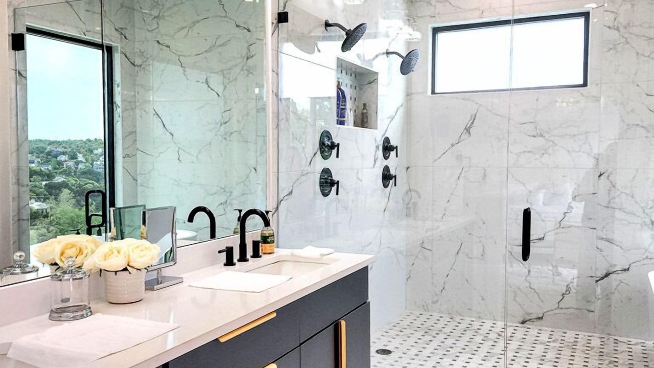 Photo of Bathroom in Apache Shores
