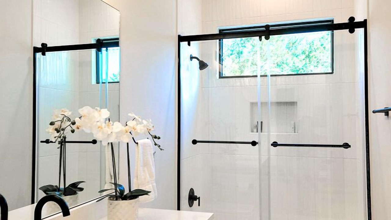 Photo of Bathroom in Apache Shores