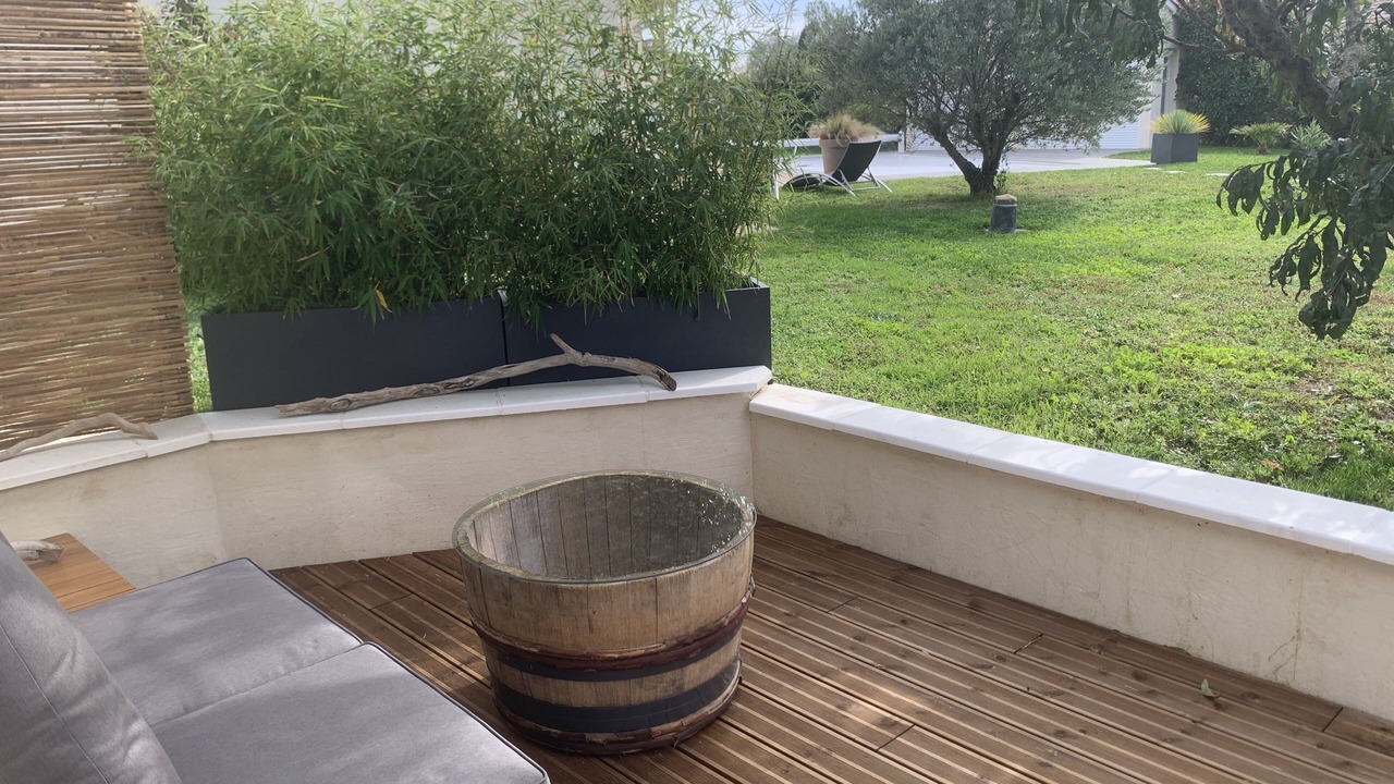 Photo of Patio Balcony in Saint-Andeol-le-Chateau
