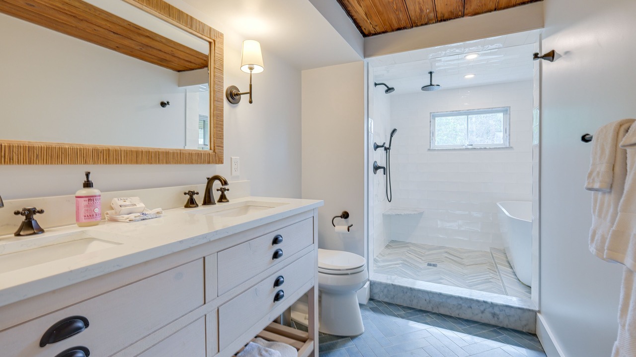 Photo of Bathroom in Greenbush