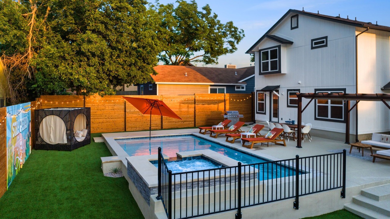 Photo of Outdoor in Maple Run