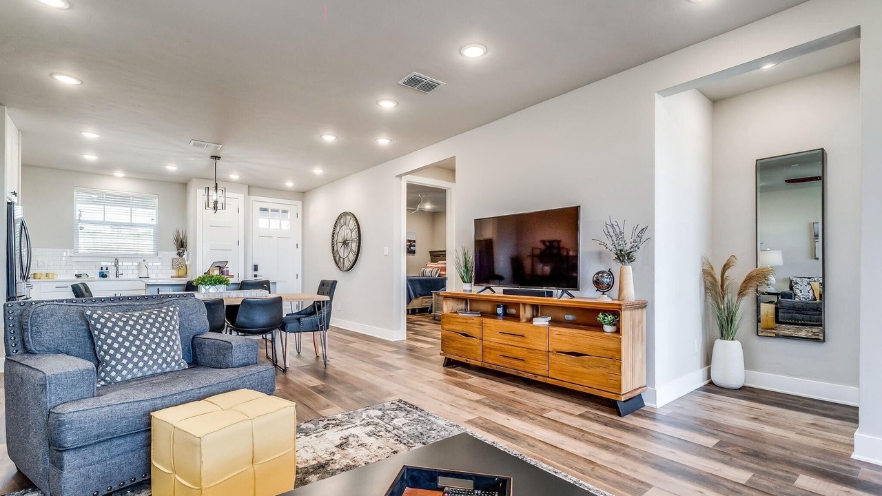 Photo of Livingroom in Graford