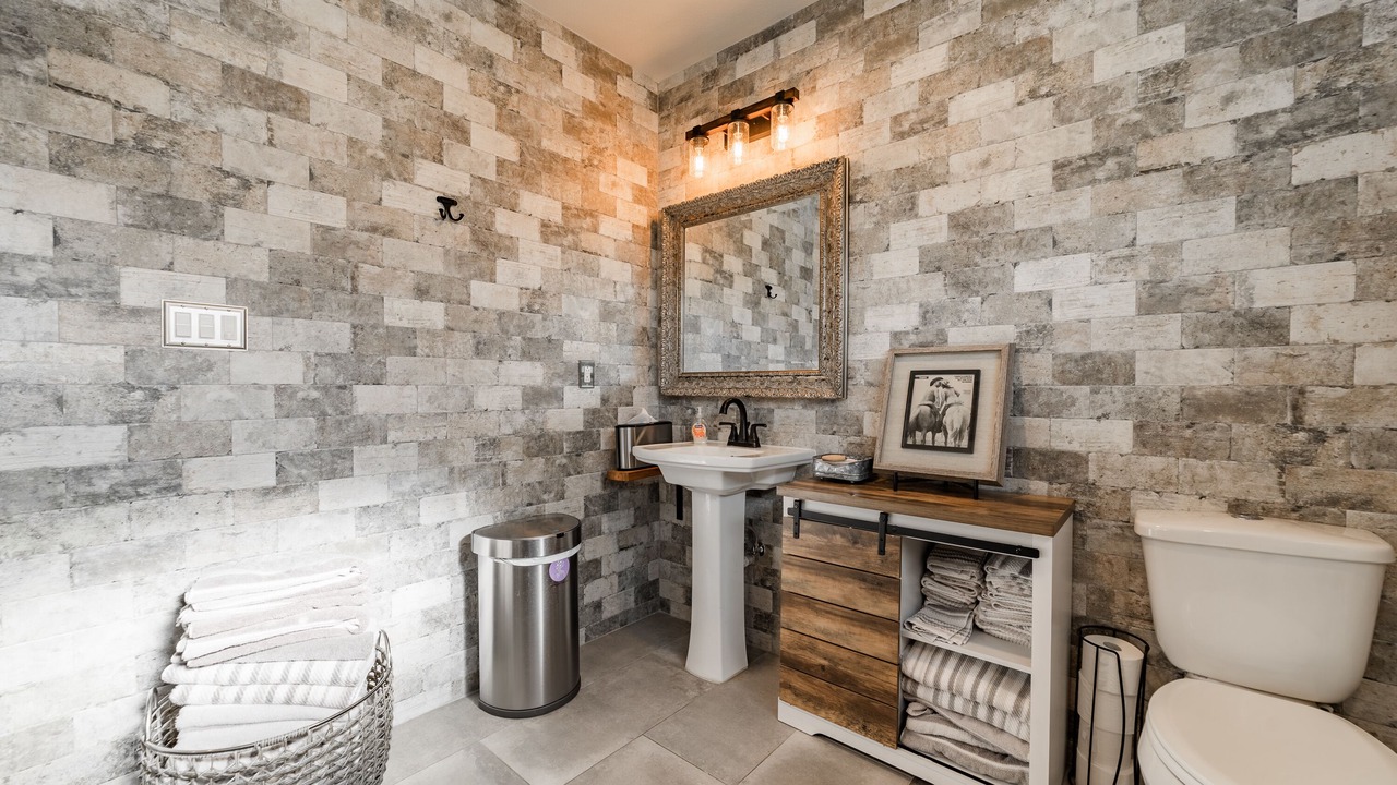 Photo of Bathroom in Spicewood