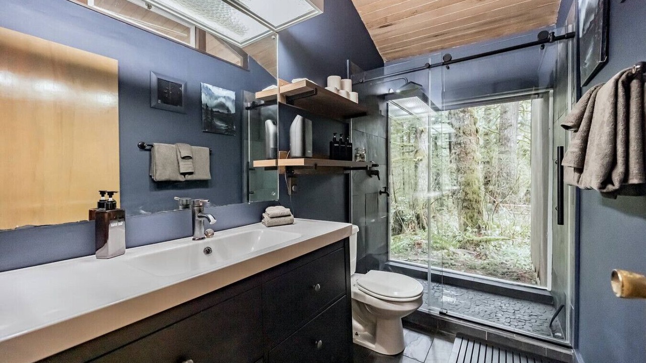 Photo of Bathroom in North Bend