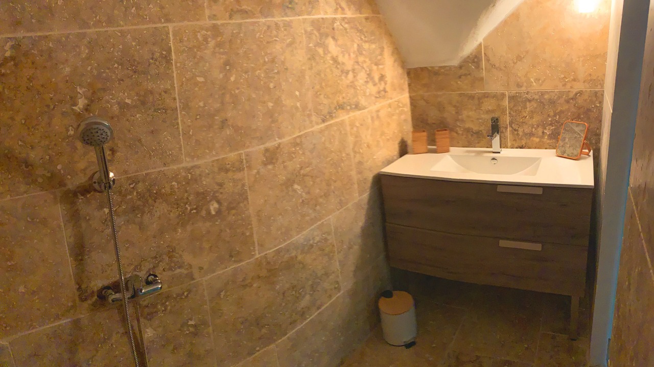 Photo of Bathroom in Belvezet