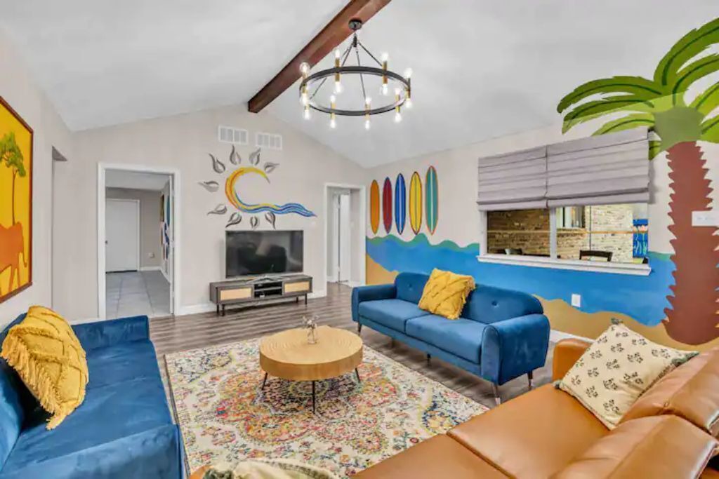 Photo of Livingroom in Southbelt/Ellington