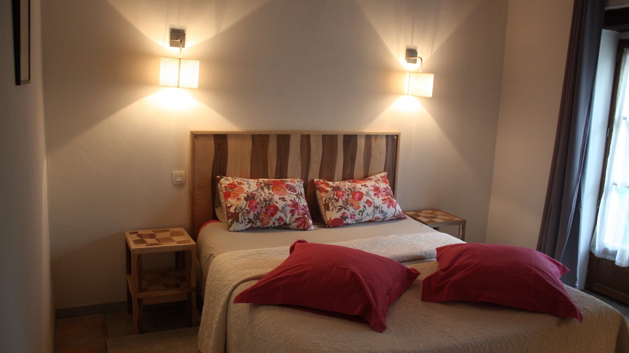 Photo of Bedroom in Saint-Loup-Geanges