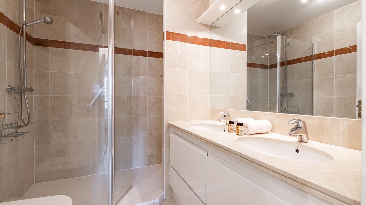 Photo of Bathroom in Levallois-Perret