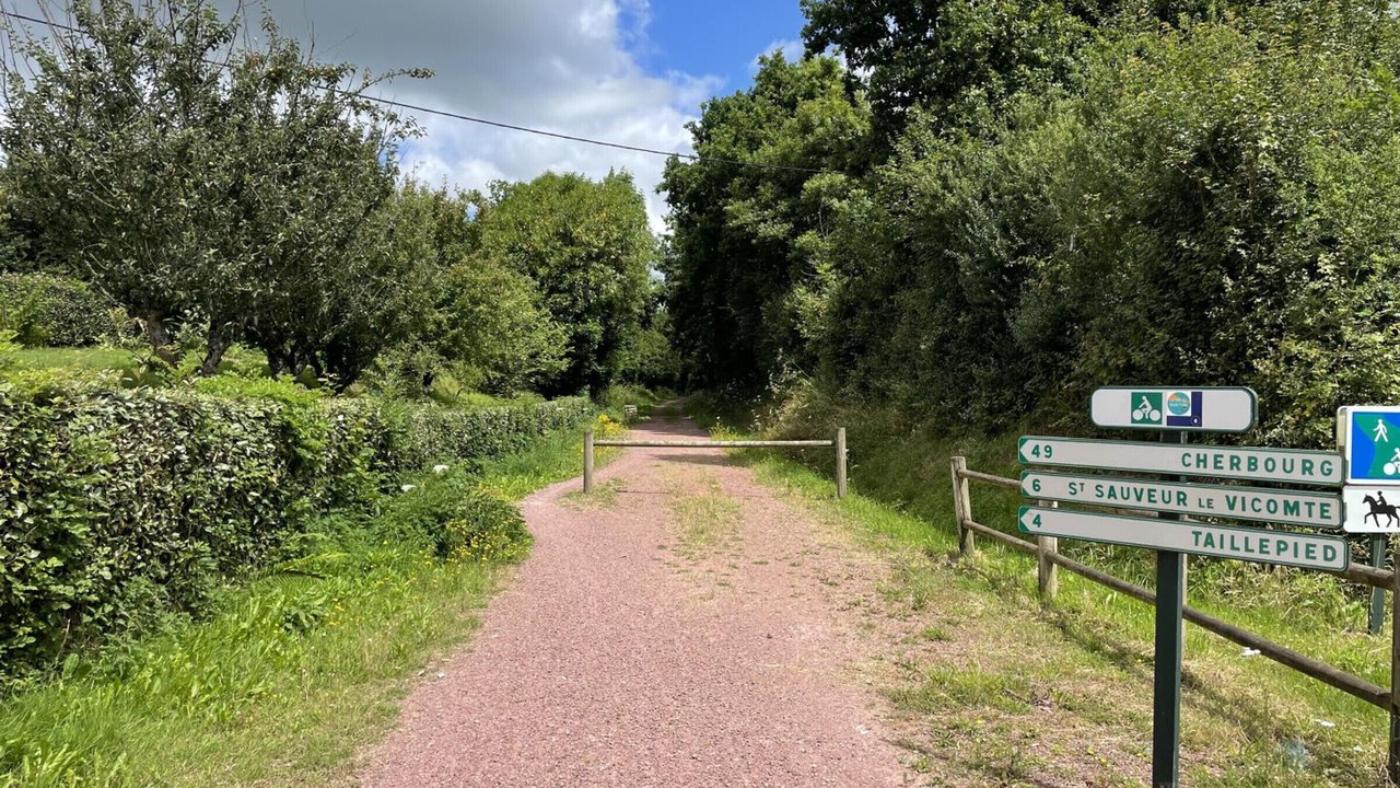 Photo of Outdoor in Neuville-en-Beaumont