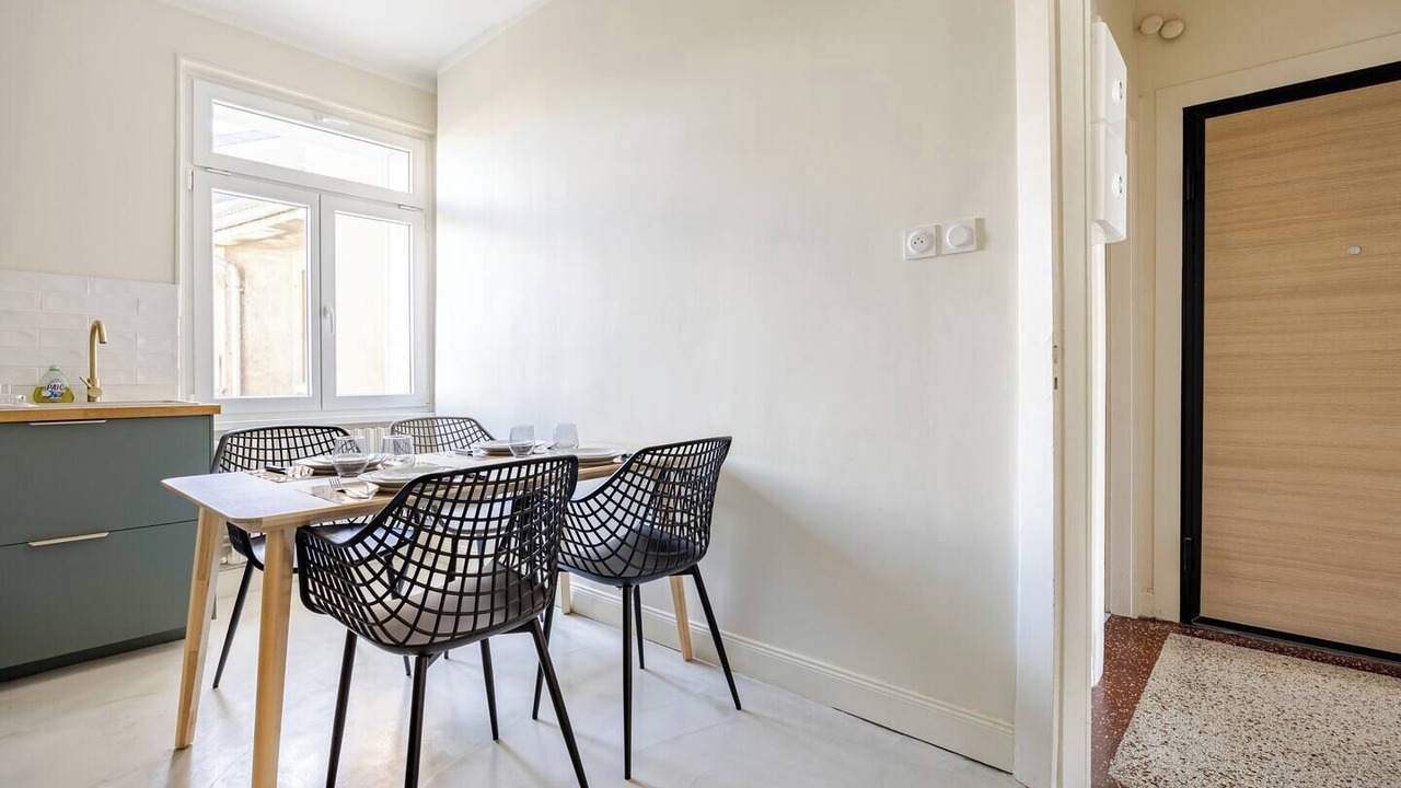 Photo of Others in Sablon