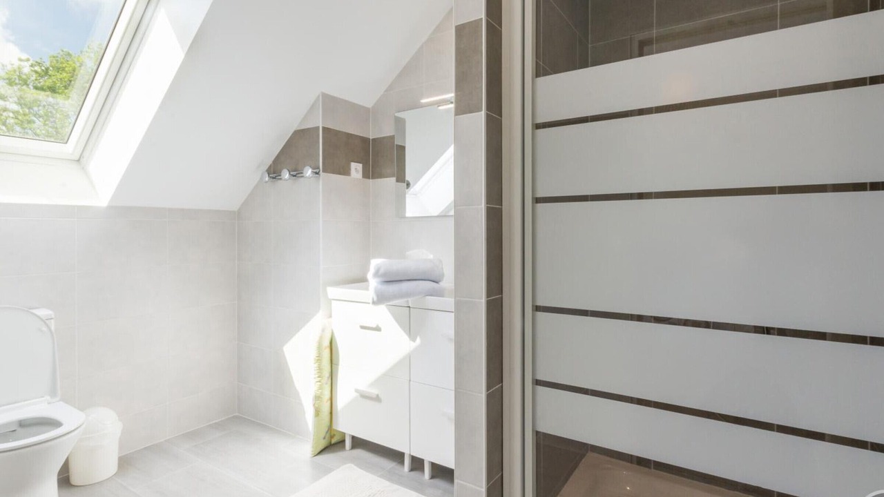 Photo of Bathroom in Vesly