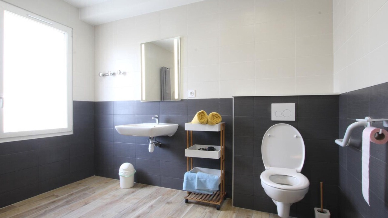 Photo of Bathroom in Vesly