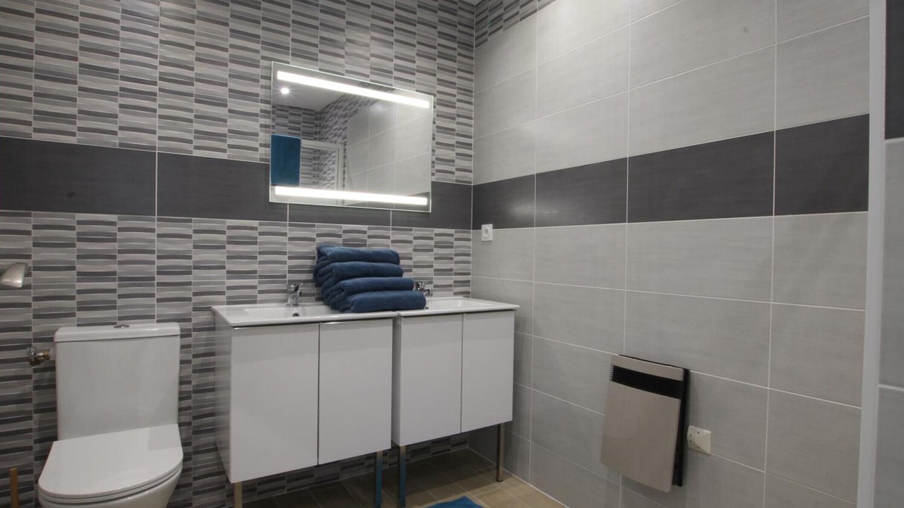 Photo of Bathroom in Vesly