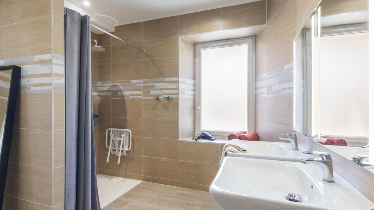 Photo of Bathroom in Vesly