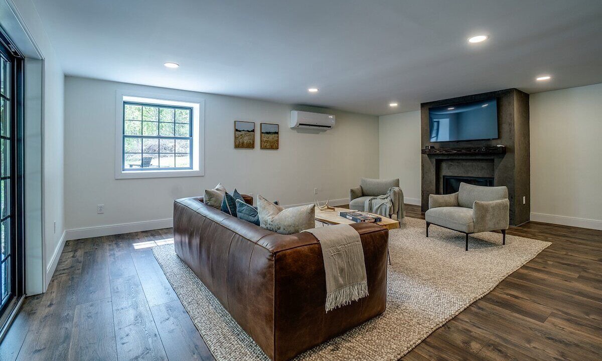Photo of Livingroom in Town of Milo