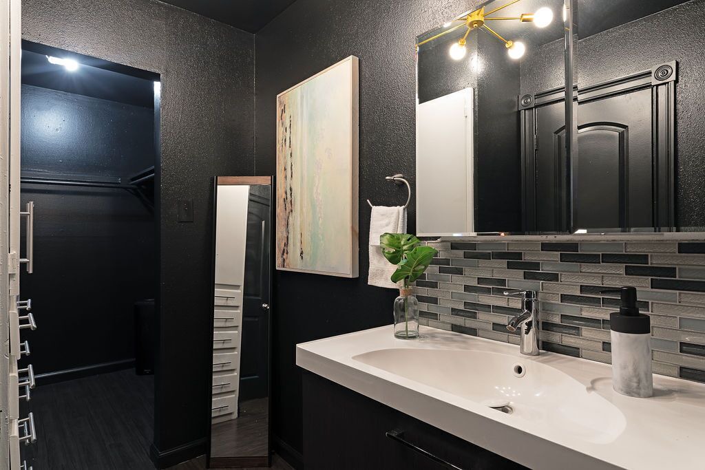 Photo of Bathroom in Neartown
