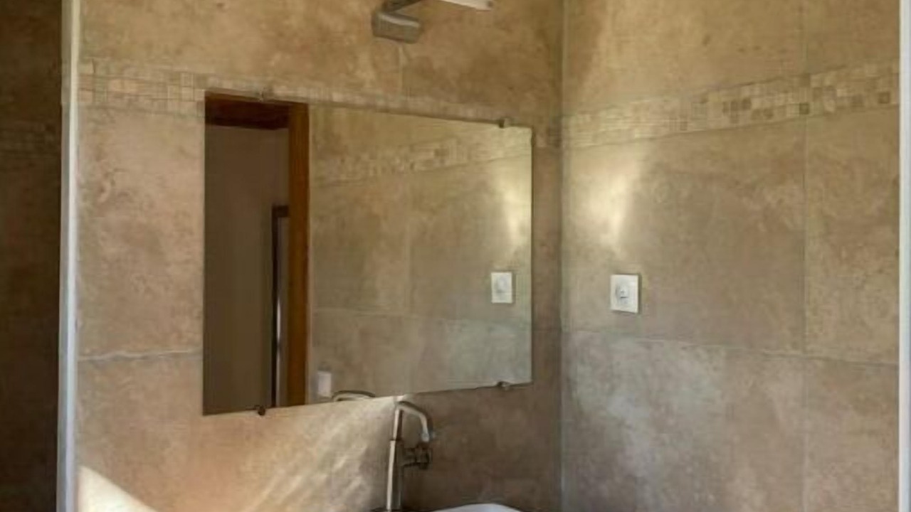 Photo of Bathroom in Labeil