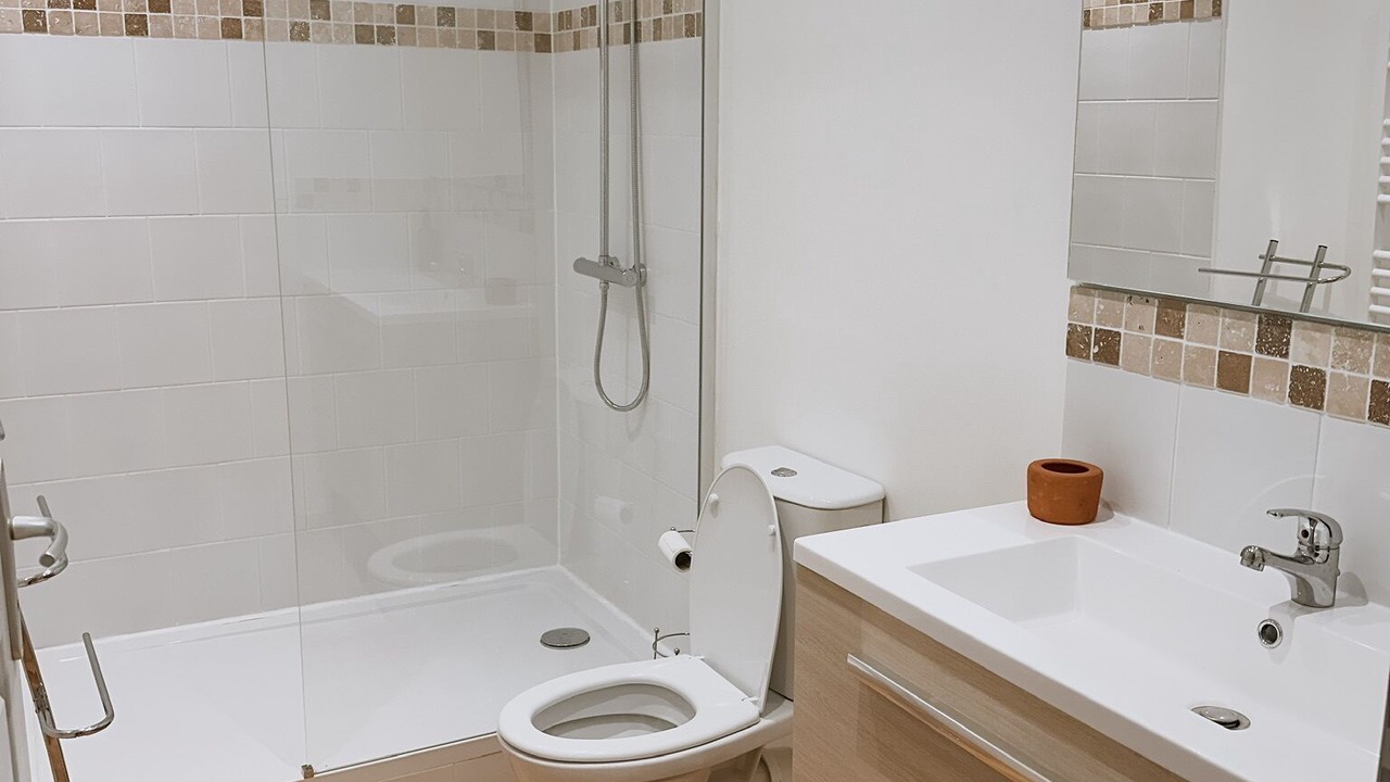Photo of Bathroom in Saint-Etienne-de-Chigny