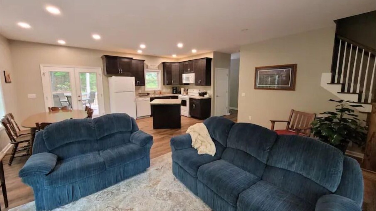 Photo of Livingroom in Singers Glen