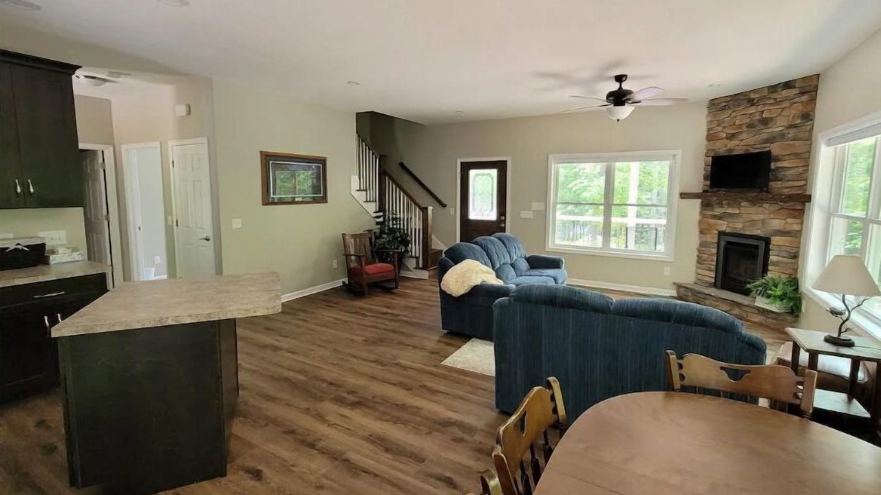 Photo of Livingroom in Singers Glen