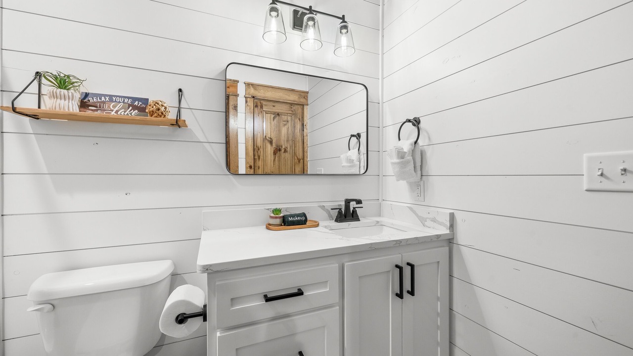 Photo of Bathroom in Broken Bow