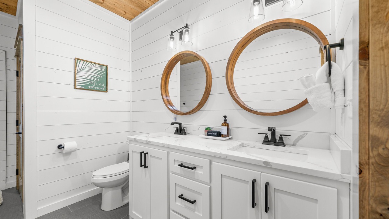Photo of Bathroom in Broken Bow