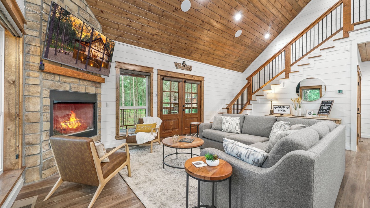 Photo of Livingroom in Broken Bow