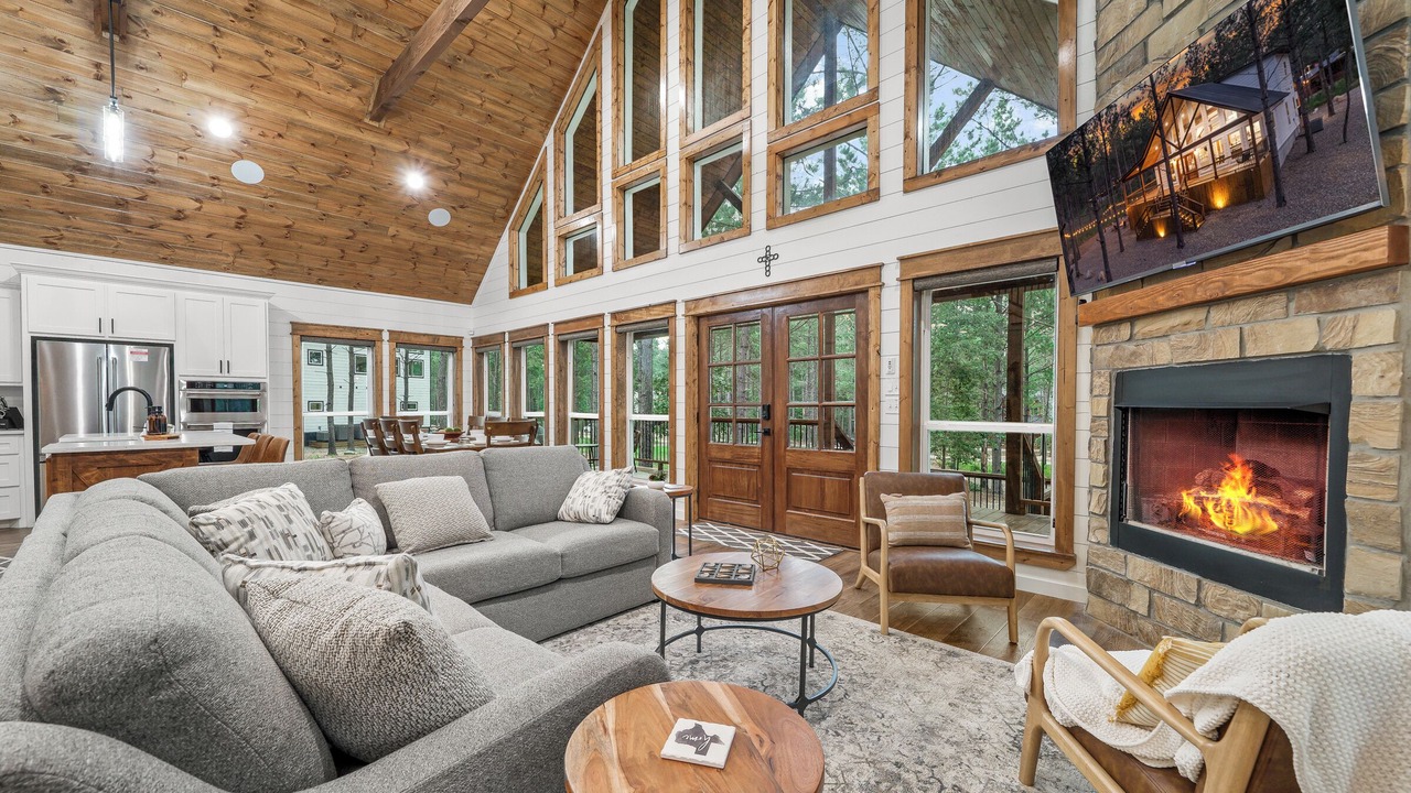 Photo of Livingroom in Broken Bow