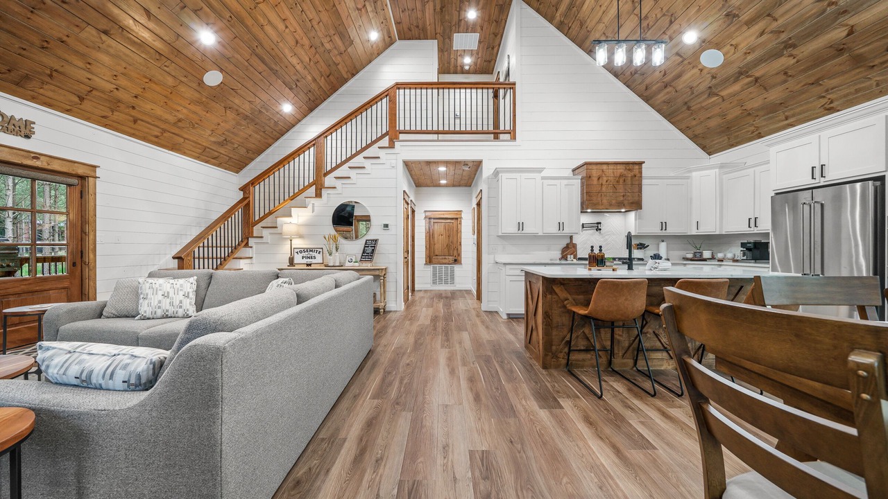 Photo of Livingroom in Broken Bow