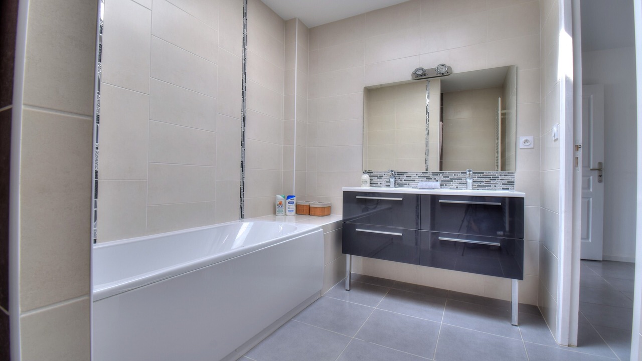 Photo of Bathroom in Ploubezre