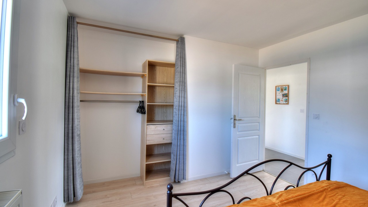 Photo of Bedroom in Ploubezre