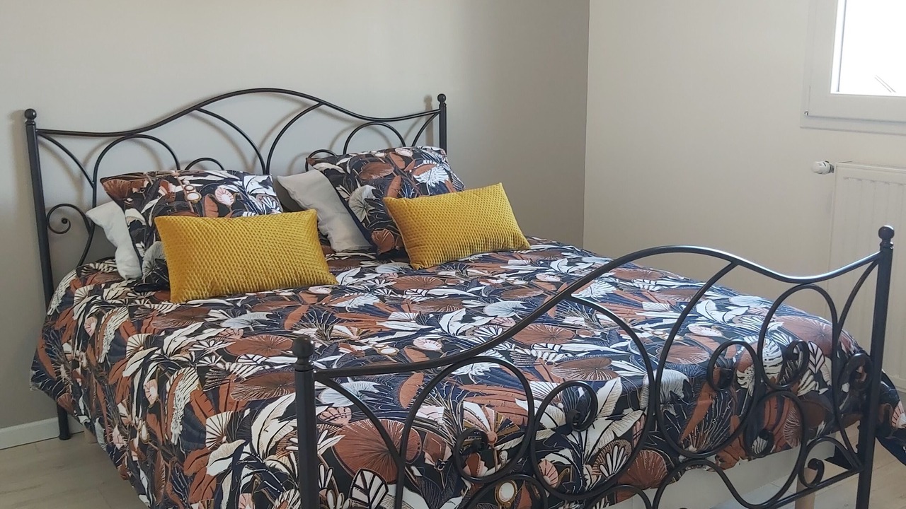 Photo of Bedroom in Ploubezre