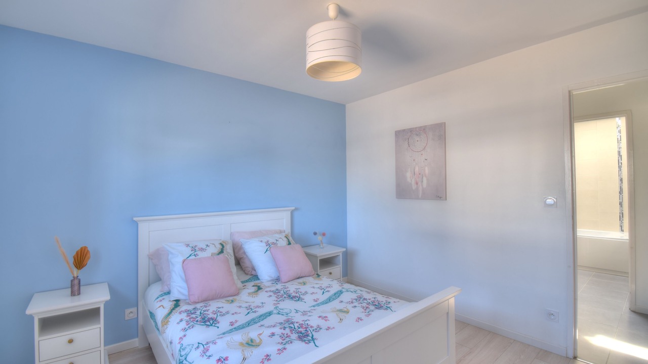 Photo of Bedroom in Ploubezre