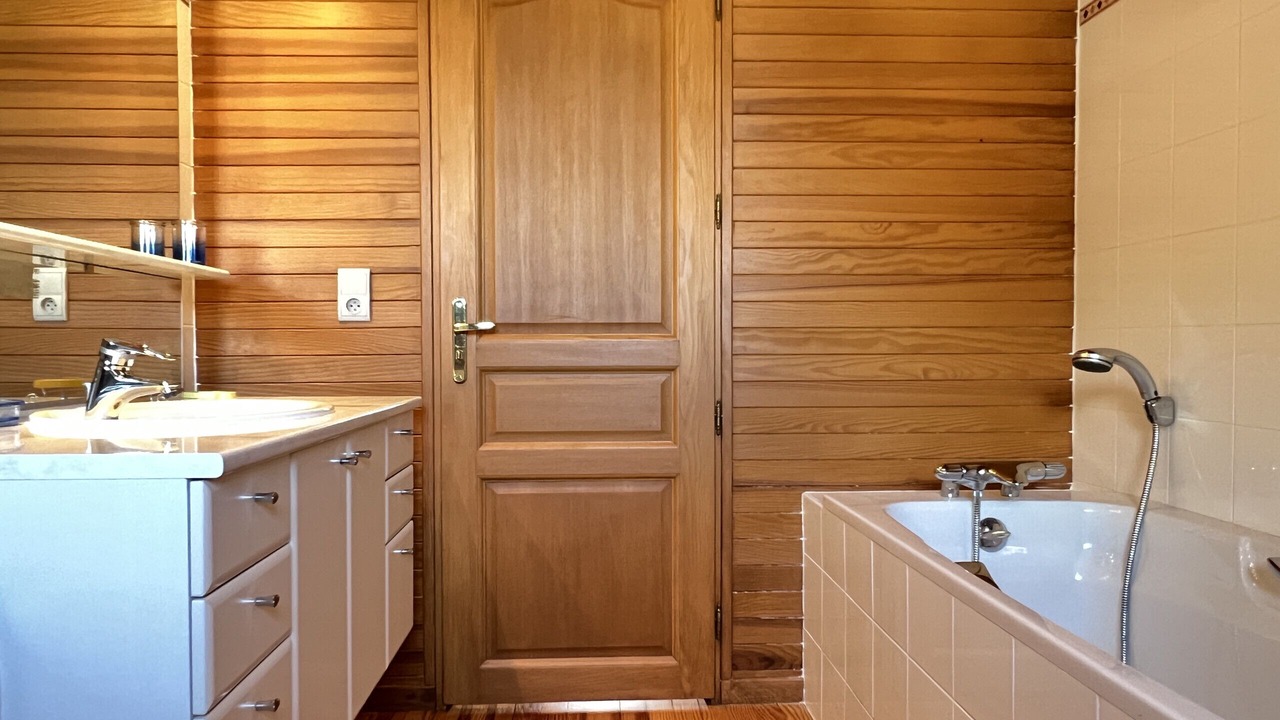 Photo of Bathroom in Cauterets