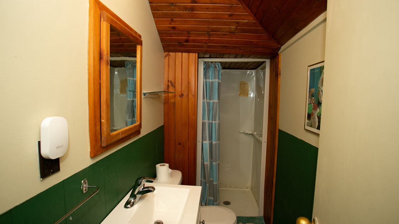Photo of Bathroom in Lindsay