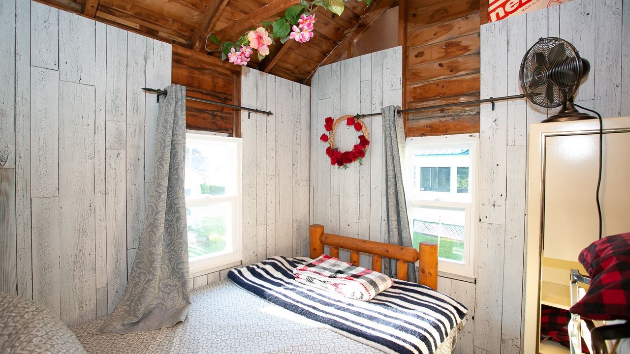 Photo of Bedroom in Lindsay