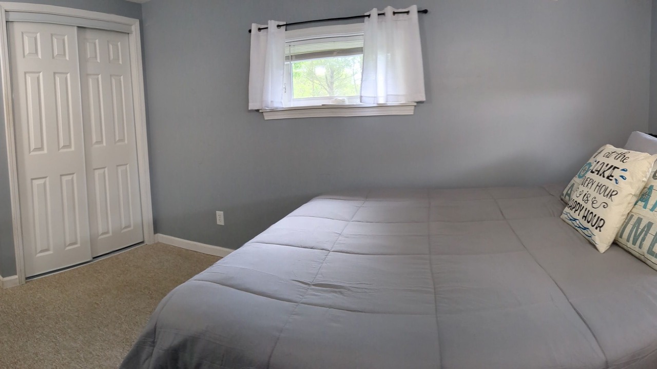 Photo of Bedroom in Valois