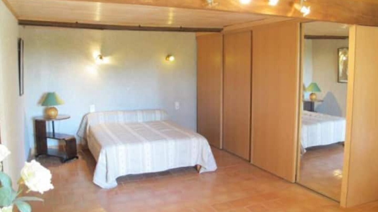 Photo of Bedroom in Moirax