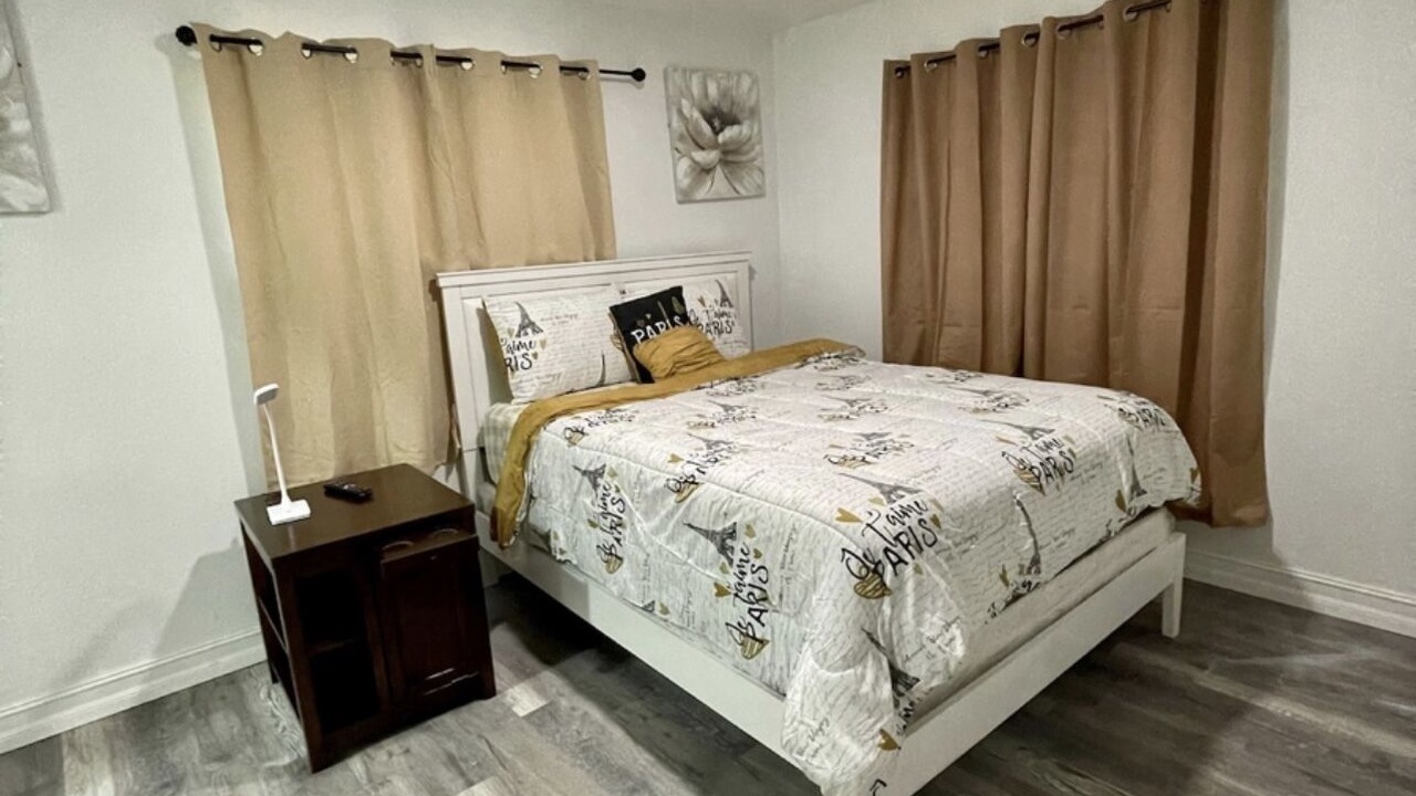 Photo of Bedroom in Oak Ridge