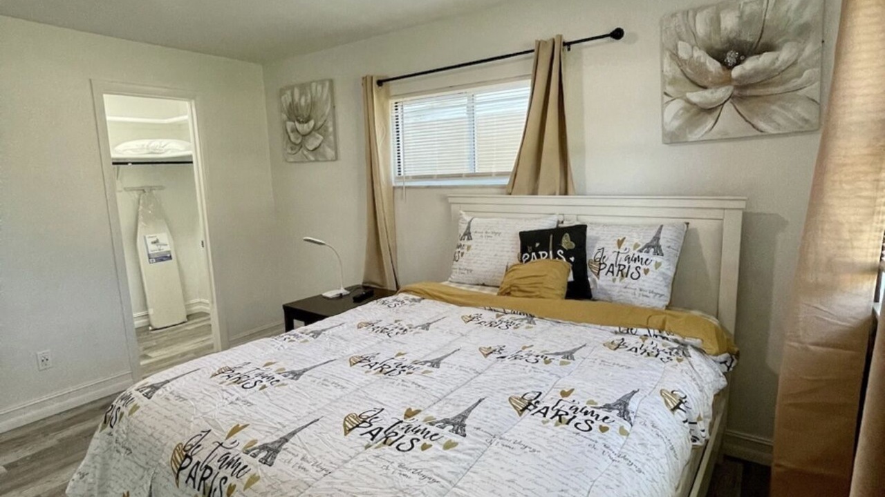 Photo of Bedroom in Oak Ridge