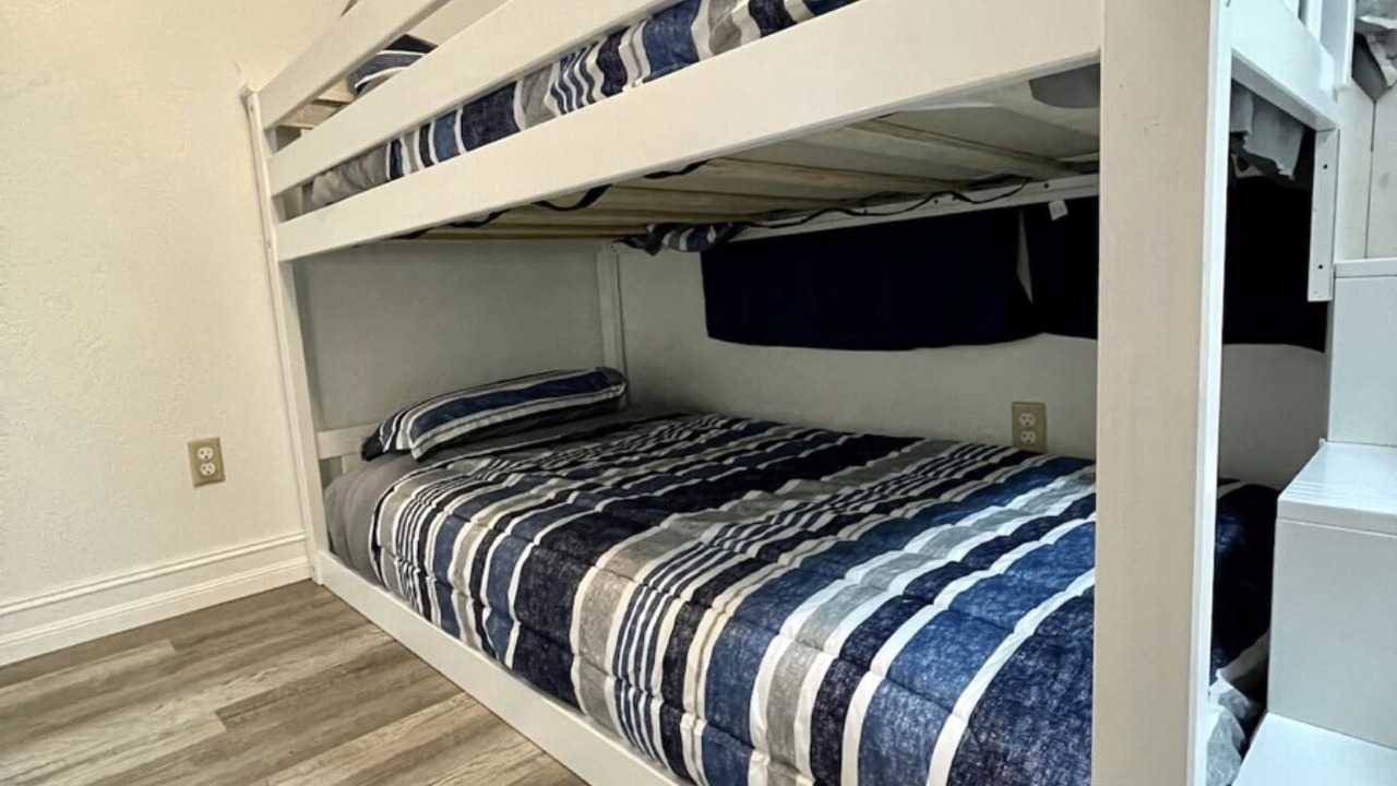 Photo of Bedroom in Oak Ridge