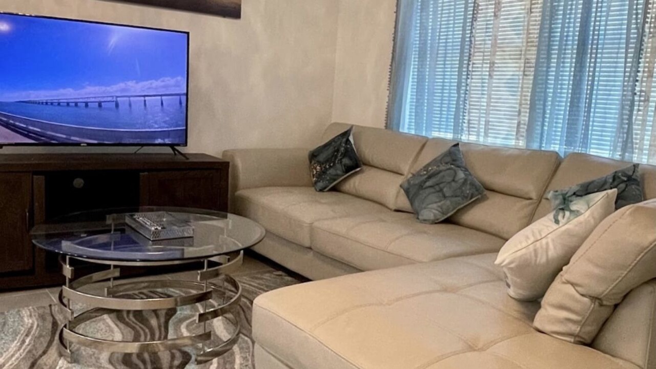 Photo of Livingroom in Oak Ridge