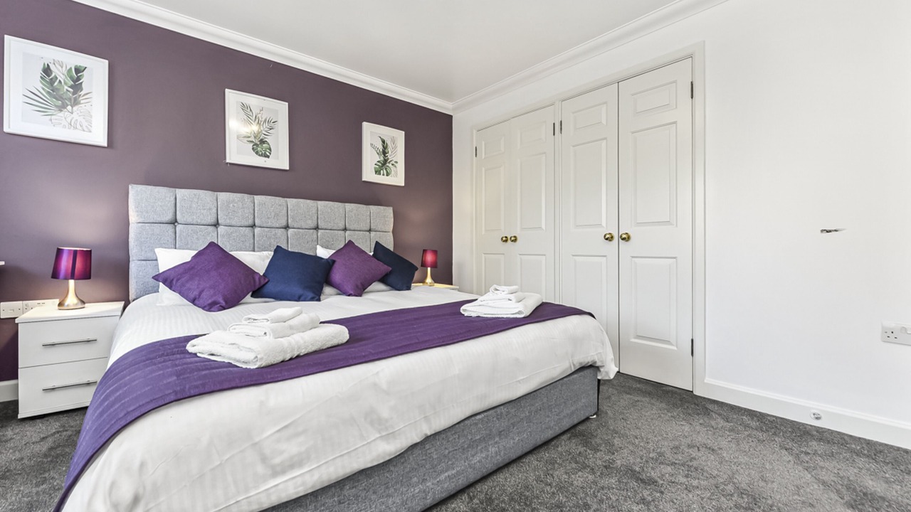 Photo of Bedroom in Horley