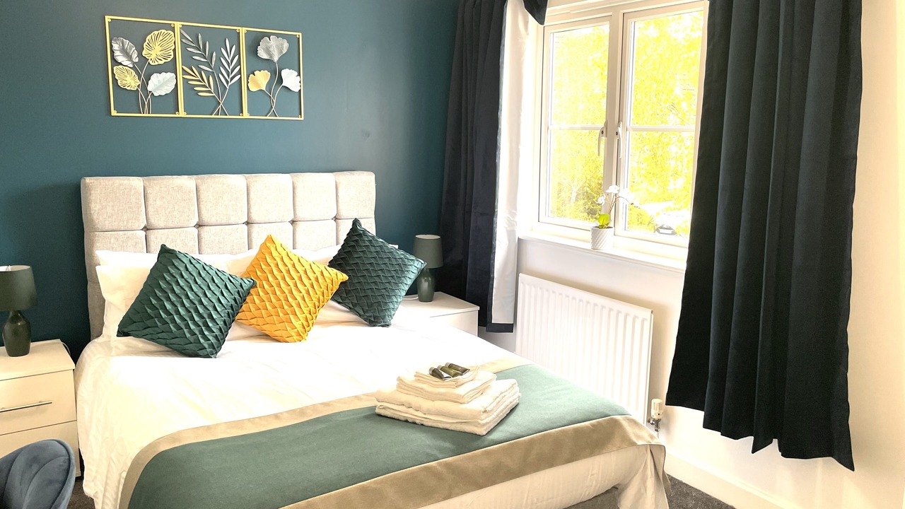 Photo of Bedroom in Horley