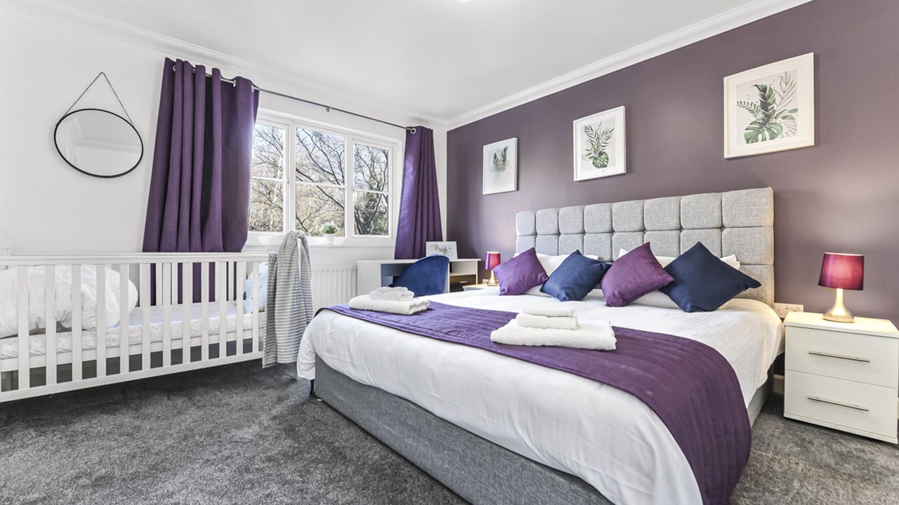 Photo of Bedroom in Horley