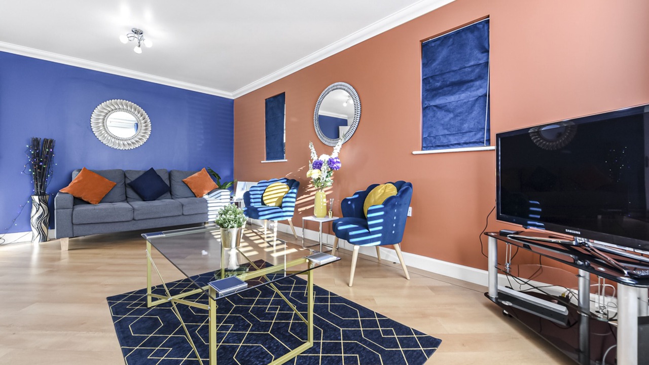 Photo of Livingroom in Horley